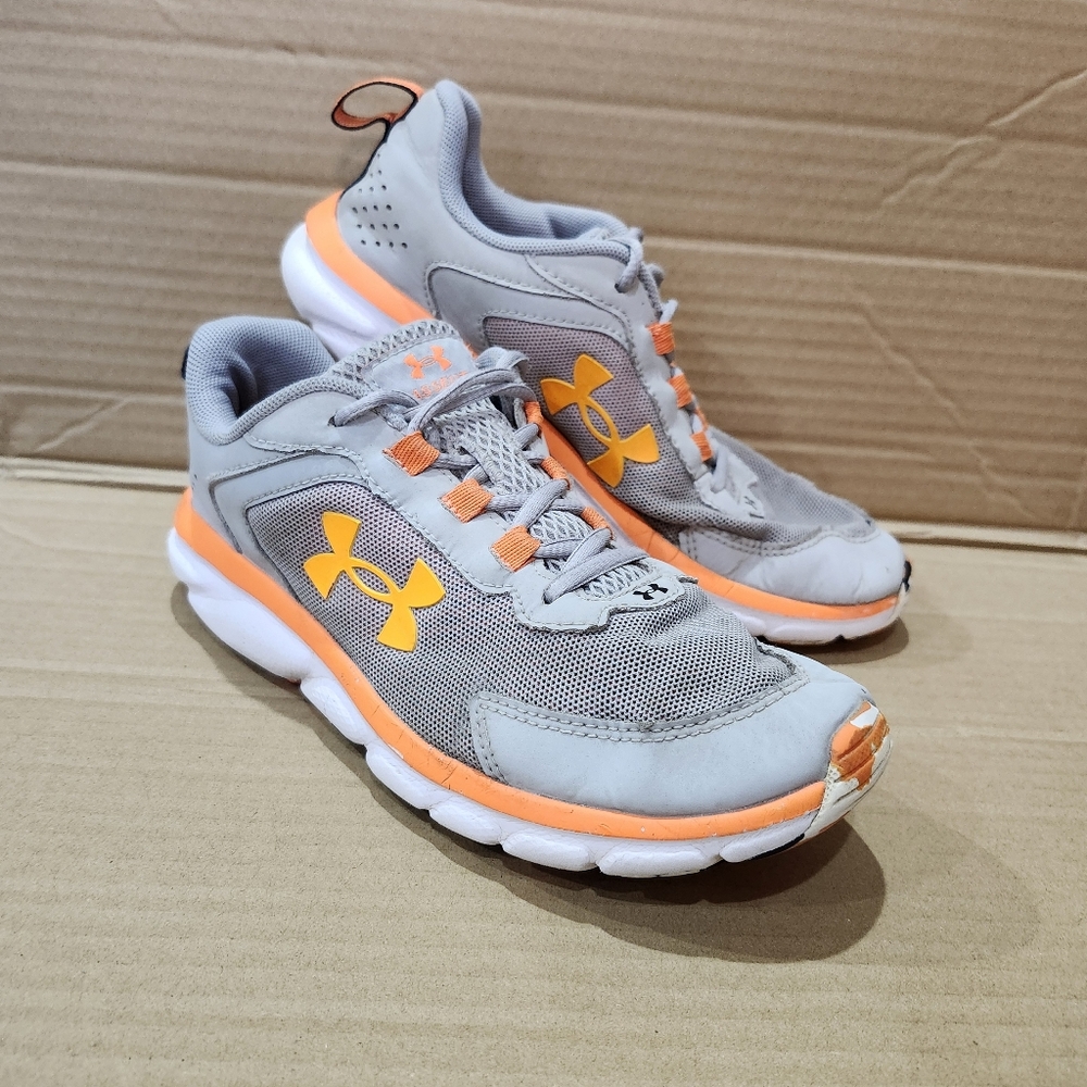 Size 4.5 Boys Grey Under Armour Sneakers